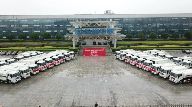 壹号娱乐批量环卫装备发往柬埔寨，助力“一带一路”建设