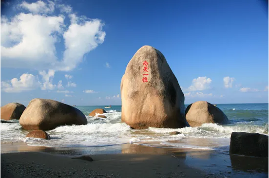 化身蓝海卫士，守护三亚海滨丨壹号娱乐首个“海域保洁”项目正式签约进场